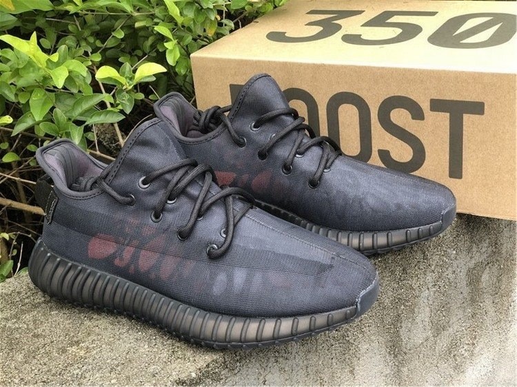 YEEZY BOOST 350 V2 