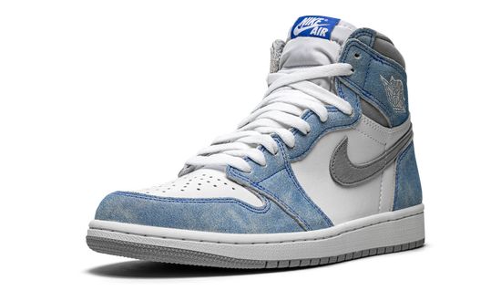 Air Jordans 1 High ‘Hyper Royal’ 555088-402