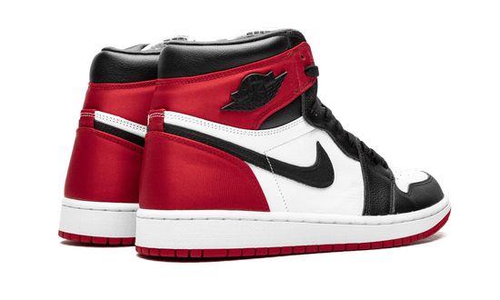 Air Jordan 1 High OG “Satin Black Toe” CD0461-016